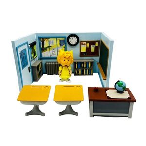 Memory‎ Lane Peanuts Sally Brown Elementary School Classroom Deluxe Playset 2002